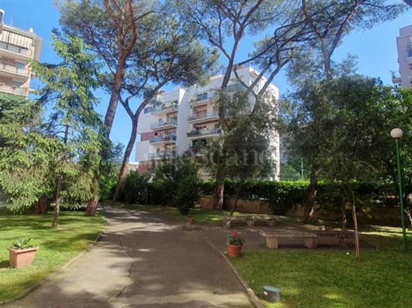 appartamento in vendita a Roma in zona Ardeatino