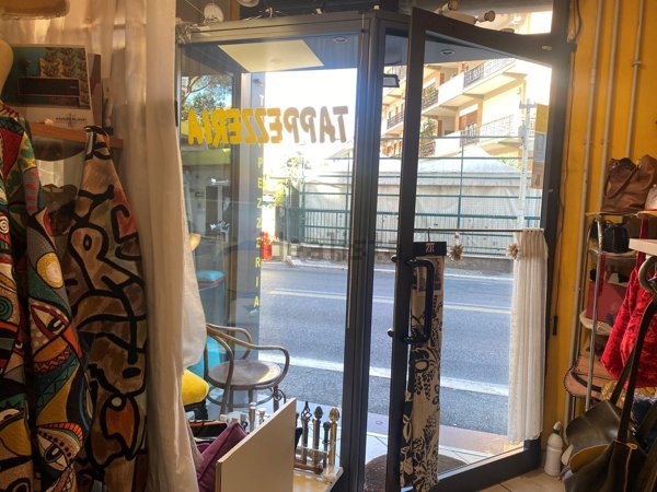 locale commerciale in vendita a Roma in zona Aurelio