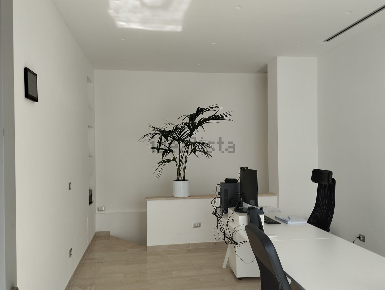 locale commerciale in vendita a Roma in zona Ostiense