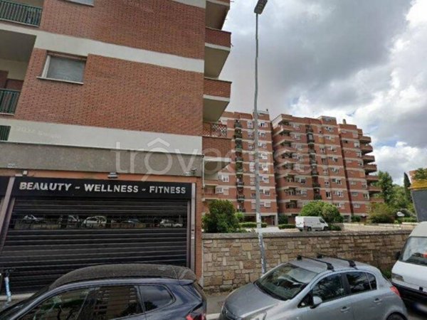 negozio in vendita a Roma in zona Ardeatino