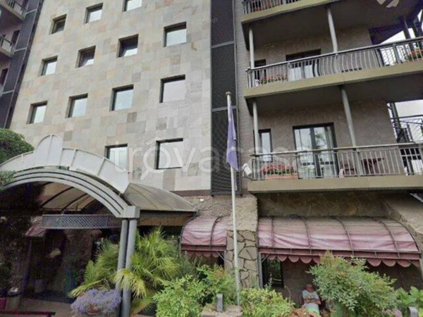 negozio in vendita a Roma in zona Tor di Quinto