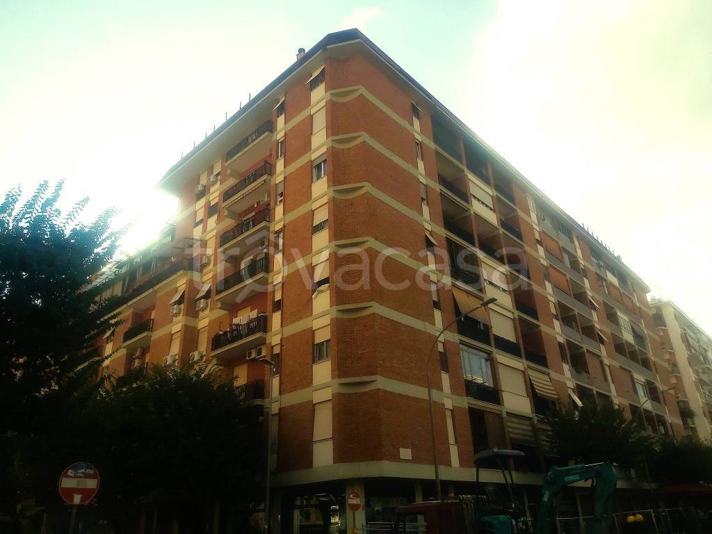 appartamento in vendita a Roma in zona Prenestino-Labicano