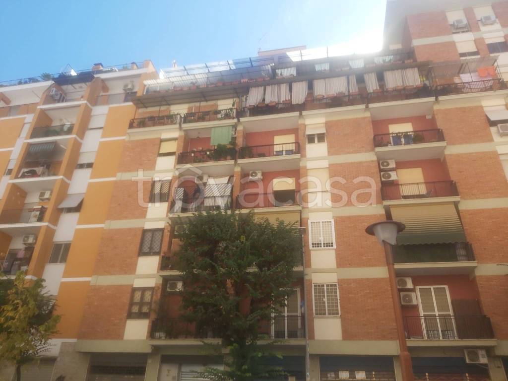 appartamento in vendita a Roma in zona Prenestino-Labicano