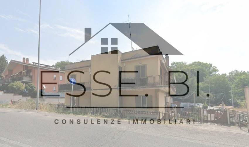 appartamento in vendita a Roma in zona Tor de' Cenci