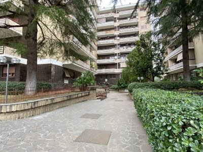 appartamento in vendita a Roma in zona EUR