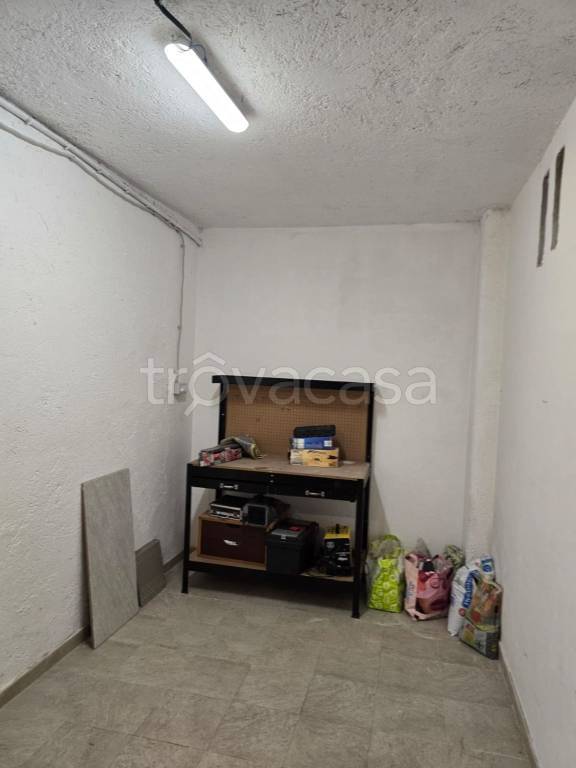 locale commerciale in vendita a Roma in zona EUR