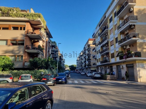 casa indipendente in vendita a Roma in zona Tuscolano