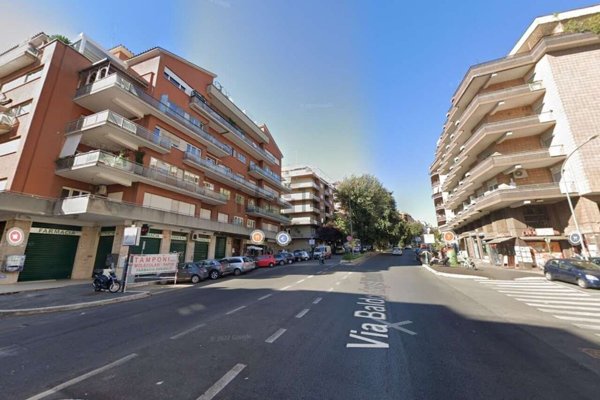 locale commerciale in vendita a Roma in zona Aurelio