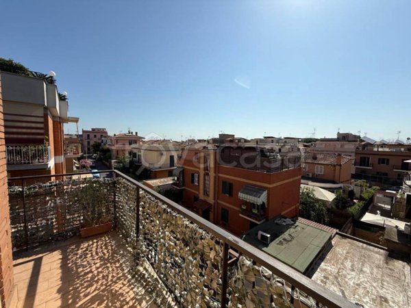 appartamento in vendita a Roma in zona Corviale