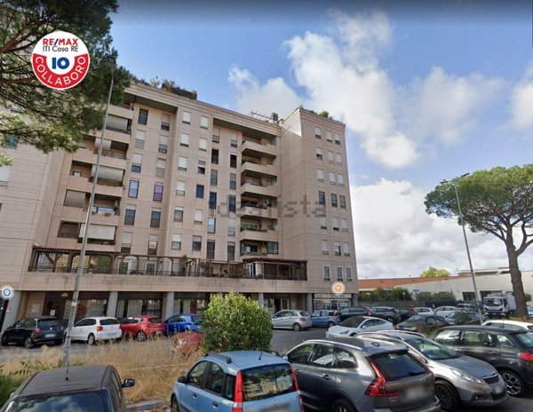 locale commerciale in vendita a Roma in zona Torrino