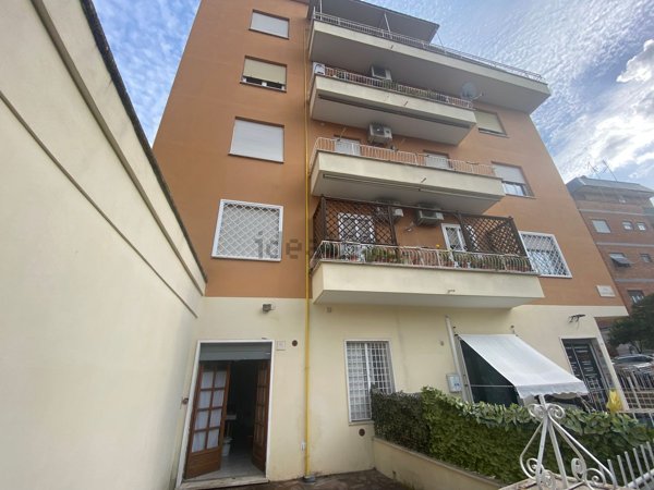 negozio in vendita a Roma in zona Trionfale