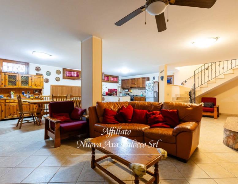 casa indipendente in vendita a Roma in zona Axa