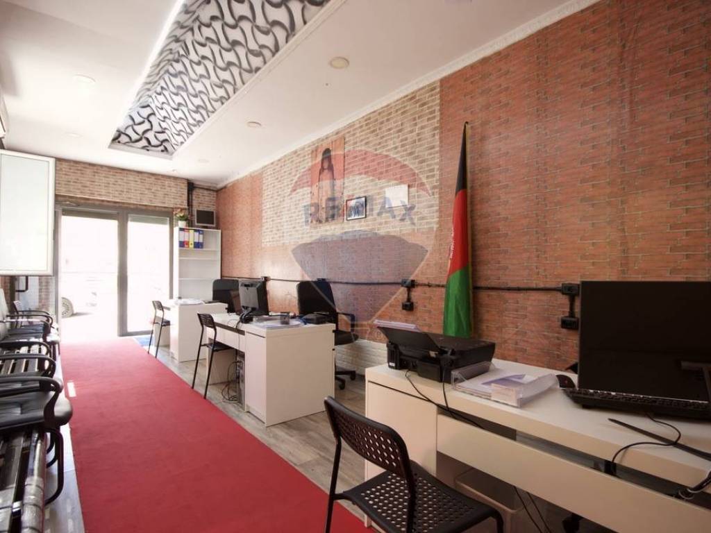 negozio in vendita a Roma in zona Prenestino-Centocelle