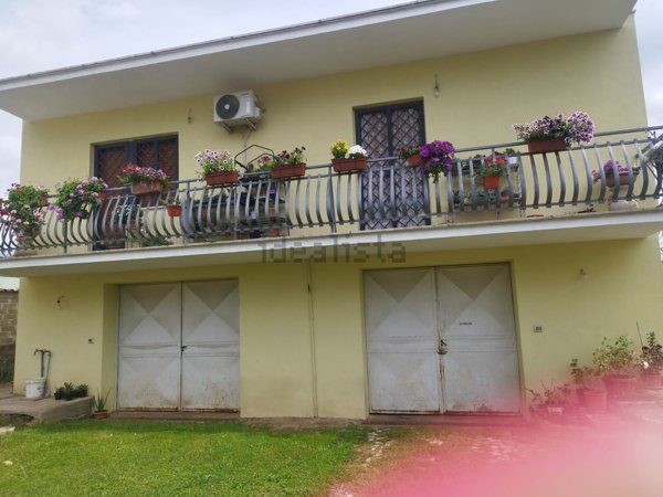 appartamento in vendita a Roma in zona Castelverde