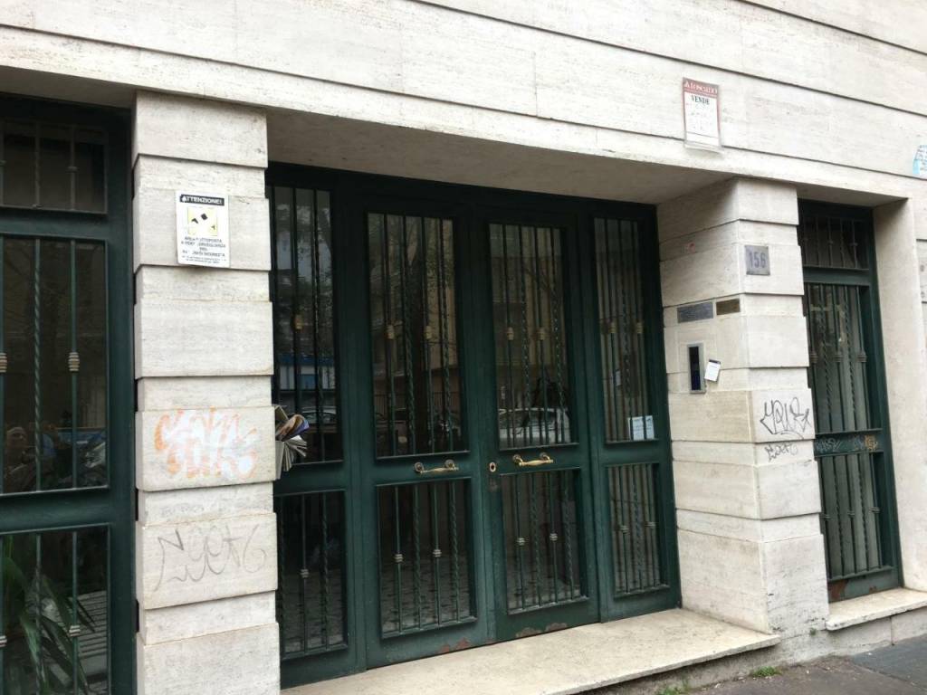 locale commerciale in vendita a Roma