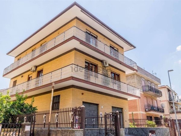 intera palazzina in vendita a Roma in zona Fidene