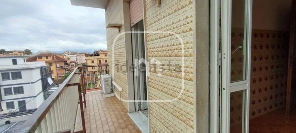 appartamento in vendita a Roma in zona Torre Angela