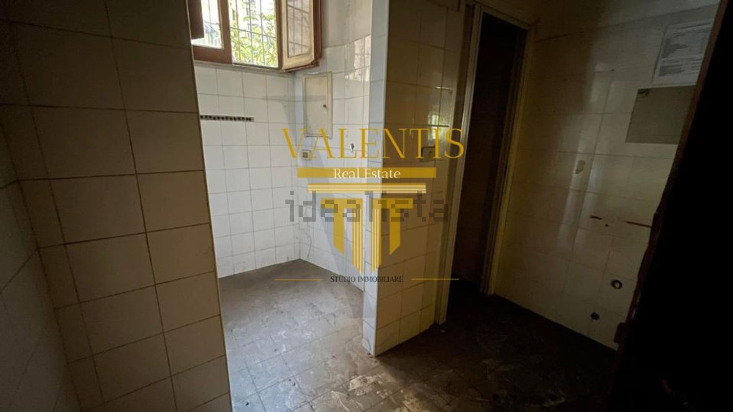 locale commerciale in vendita a Roma