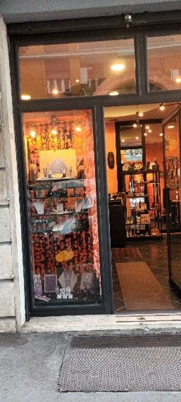 locale commerciale in vendita a Roma in zona Collatino