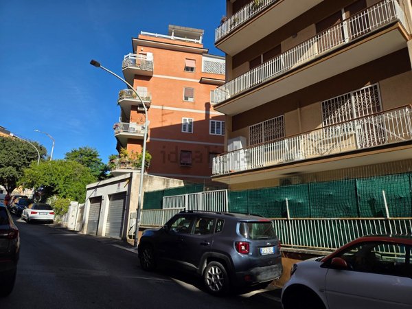 appartamento in vendita a Roma in zona Gianicolense