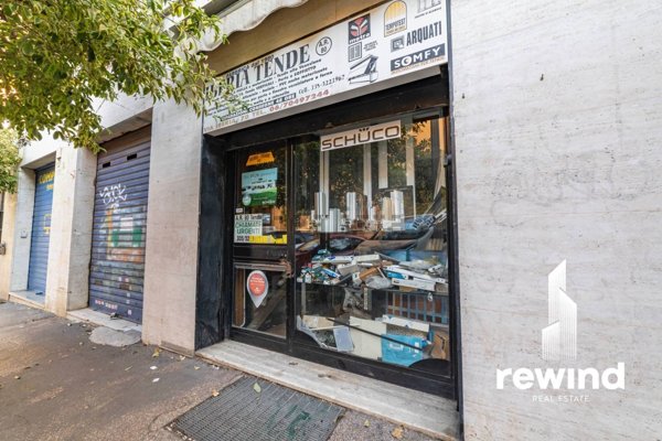 locale commerciale in vendita a Roma