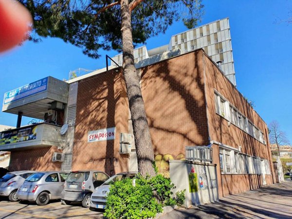 ufficio in vendita a Roma in zona Nomentano