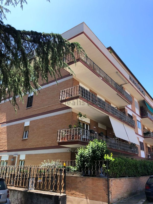 appartamento in vendita a Roma in zona Gianicolense