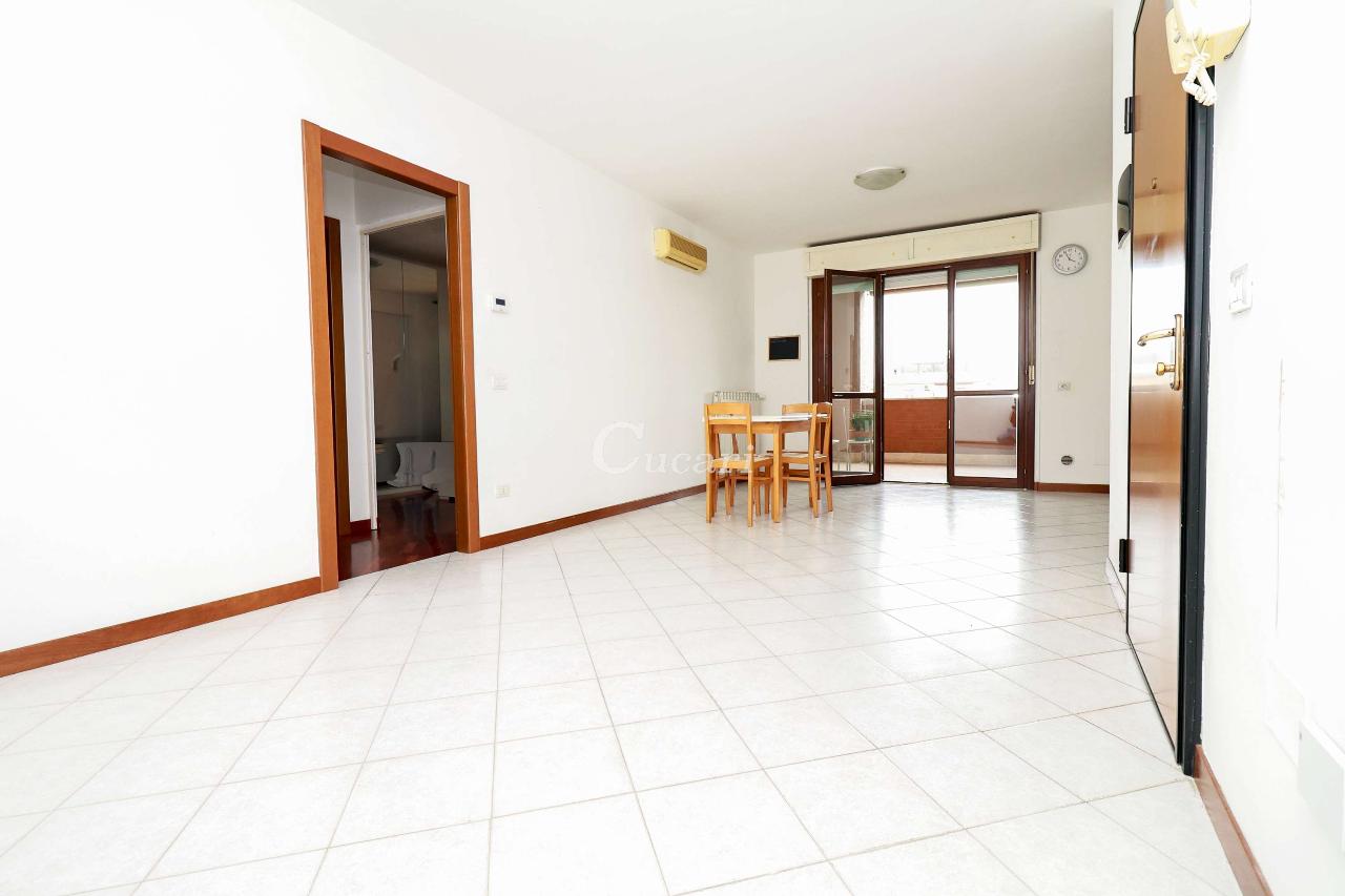 appartamento in vendita a Roma in zona Torre Angela