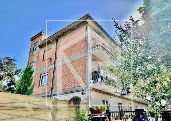 appartamento in vendita a Roma in zona Colle Prenestino