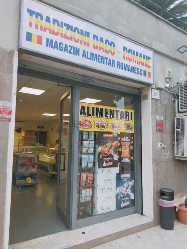 negozio in vendita a Roma in zona Tor di Quinto