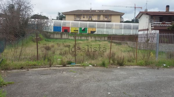 terreno edificabile in vendita a Roma in zona Torre Angela