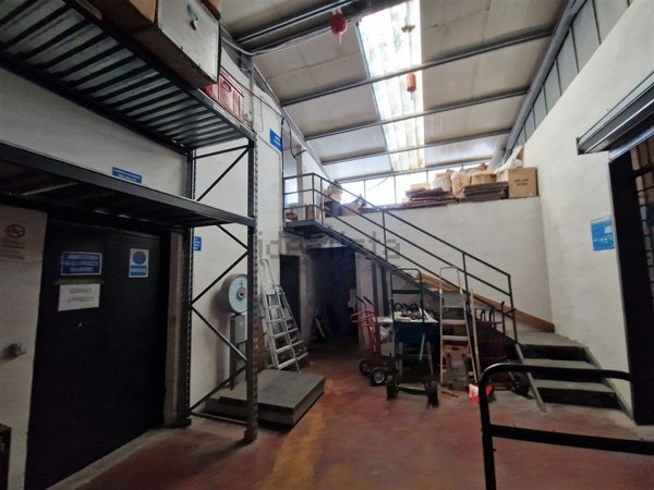 capannone in vendita a Roma in zona Tor di Quinto