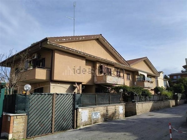 appartamento in vendita a Roma in zona Casal Morena