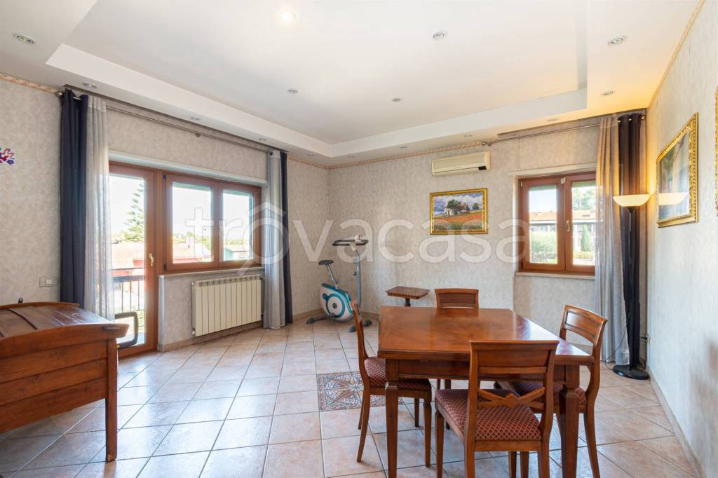 appartamento in vendita a Roma in zona Ostiense