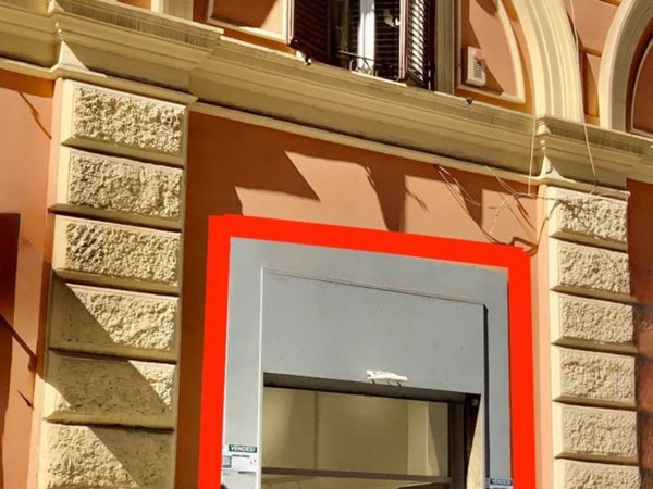 negozio in vendita a Roma in zona Rione Prati