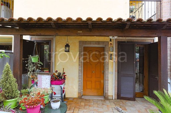 casa indipendente in vendita a Roma in zona Castelverde