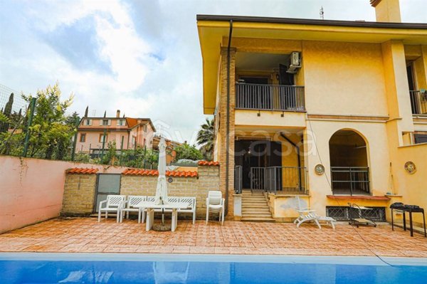 casa indipendente in vendita a Roma in zona Castelverde