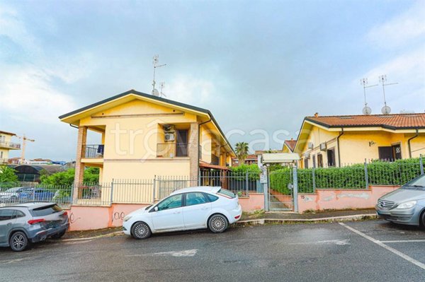 casa indipendente in vendita a Roma in zona Castelverde