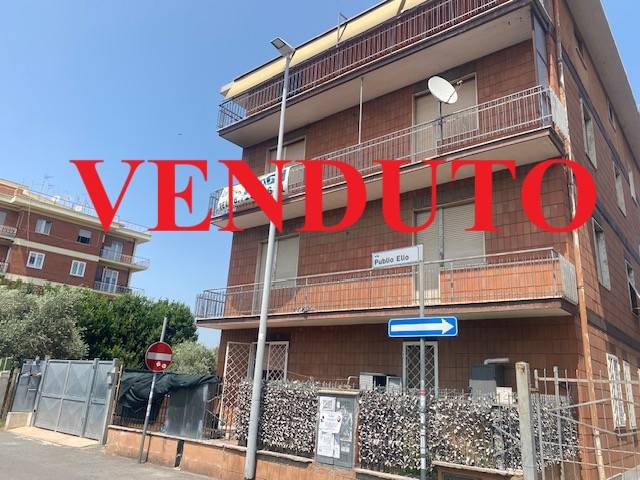 appartamento in vendita a Roma in zona Casal Morena