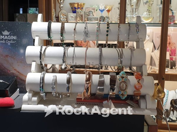 locale commerciale in vendita a Roma in zona Ardeatino