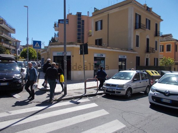 negozio in vendita a Roma in zona Trionfale