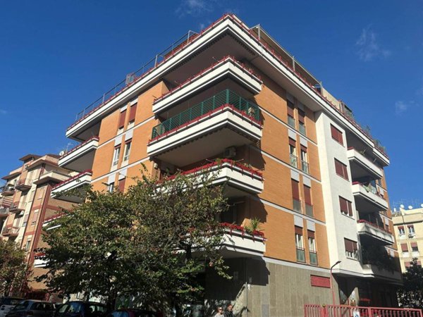 appartamento in vendita a Roma in zona Ostia