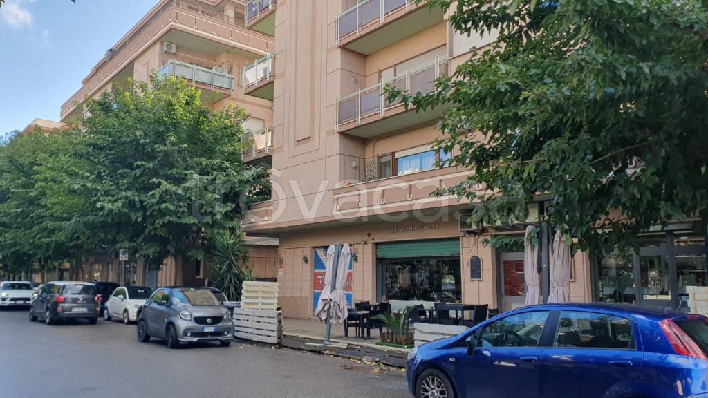 negozio in vendita a Roma in zona Ostia