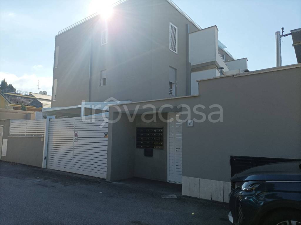 appartamento in vendita a Roma in zona Casal Morena