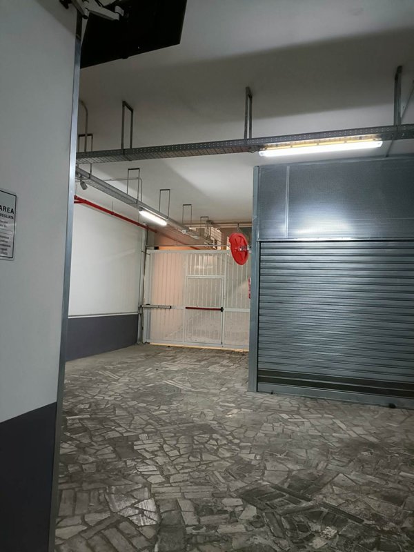 locale di sgombero in vendita a Roma in zona Prenestino-Labicano