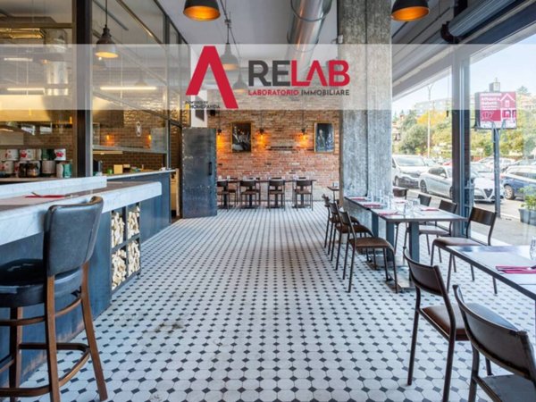 negozio in vendita a Roma in zona Mostacciano