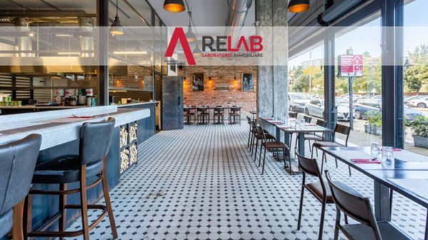 negozio in vendita a Roma in zona Mostacciano