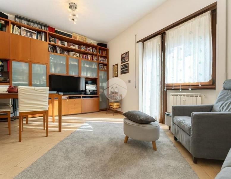 appartamento in vendita a Roma in zona Torre Angela