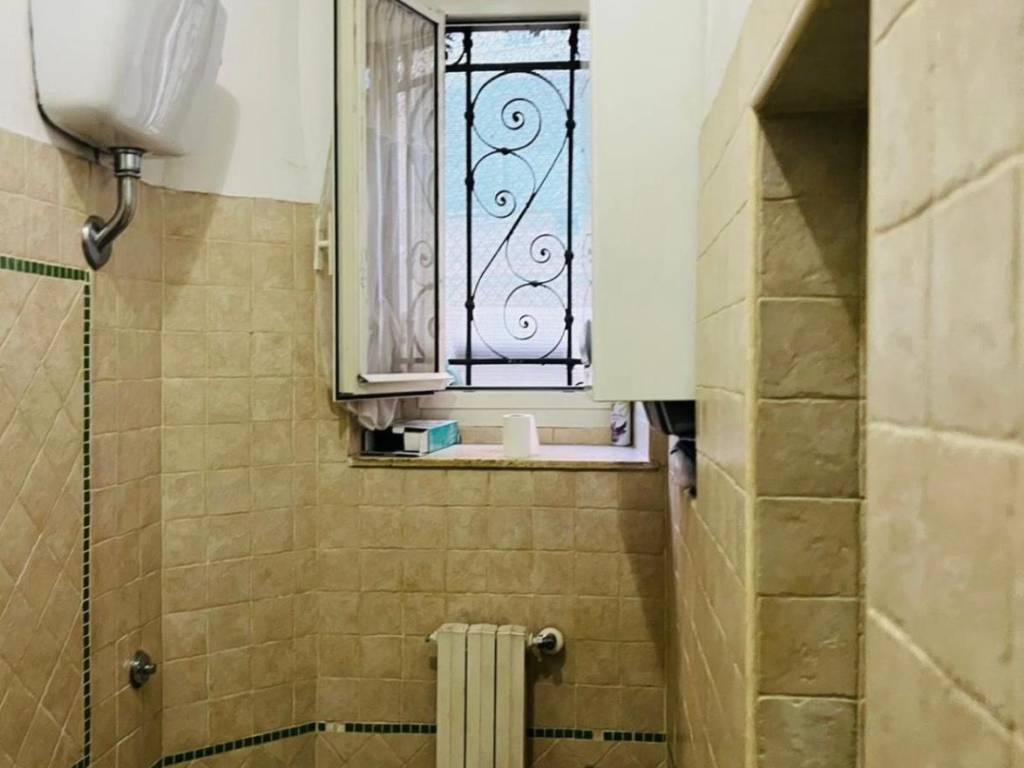 appartamento in vendita a Roma in zona Appio Latino