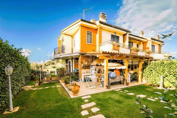 casa indipendente in vendita a Roma in zona Gianicolense
